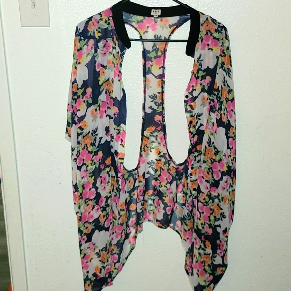Floral shirt pull over